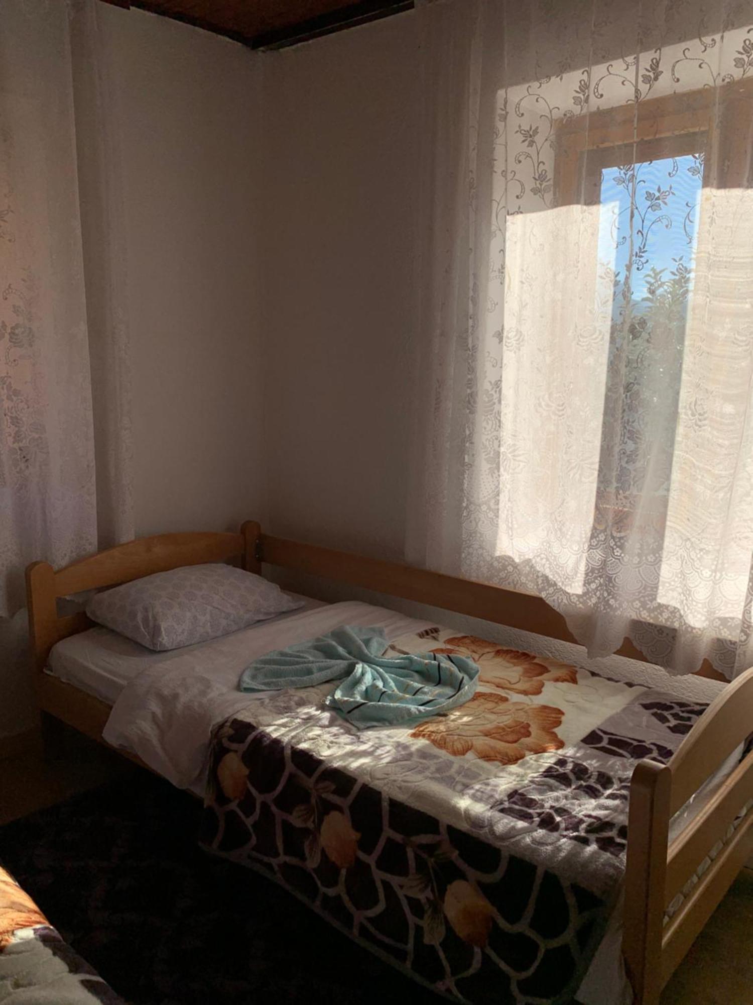 Guest House Ulaj Vuthaj Eksteriør bilde